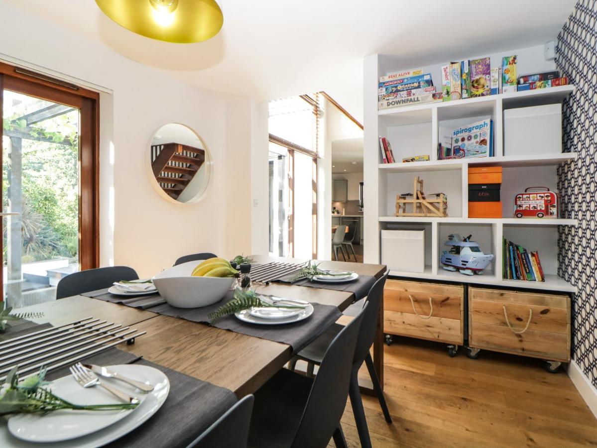 Iroko Villa Torpoint Luaran gambar