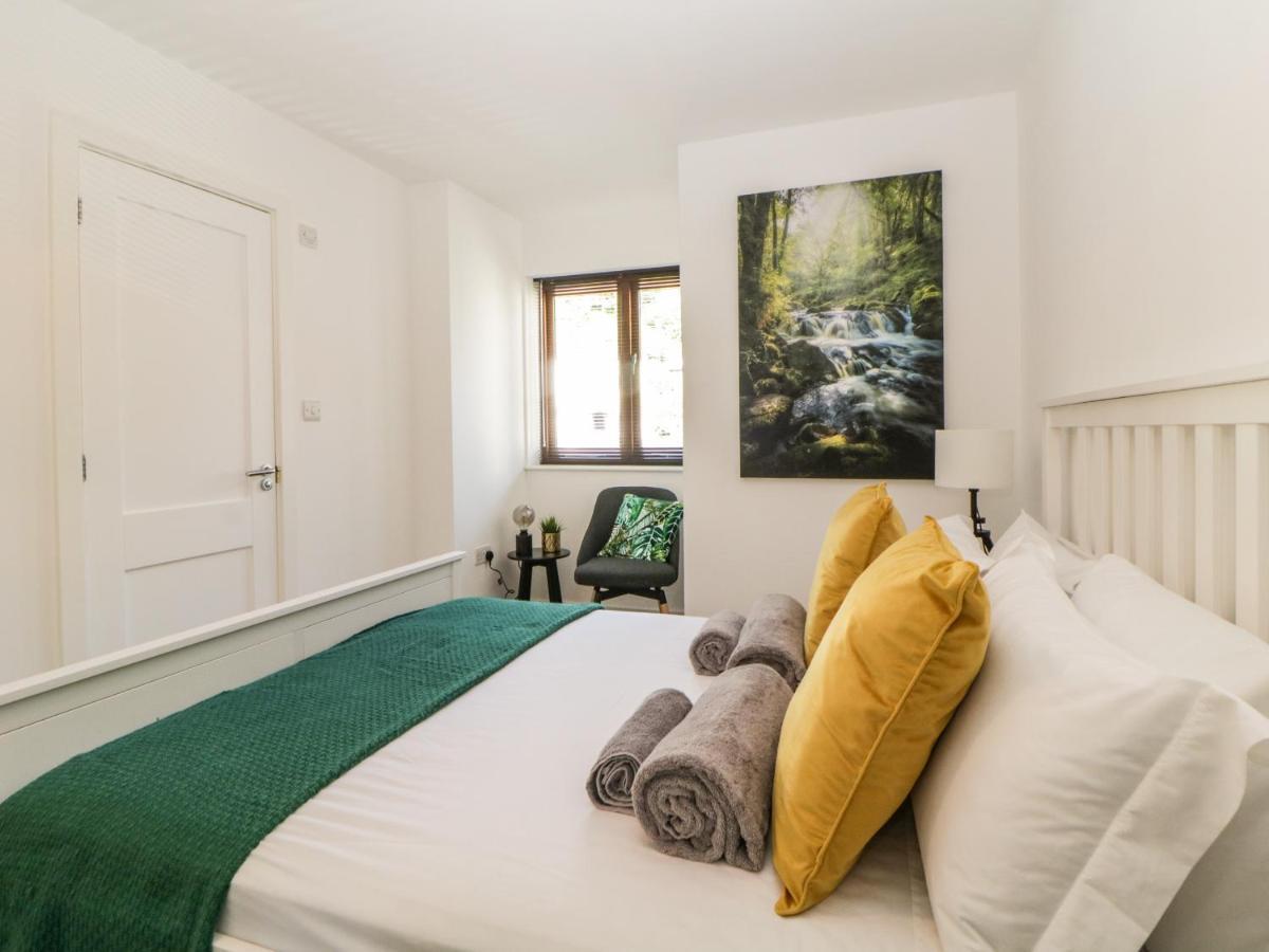 Iroko Villa Torpoint Luaran gambar