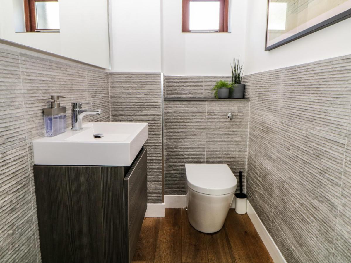 Iroko Villa Torpoint Luaran gambar