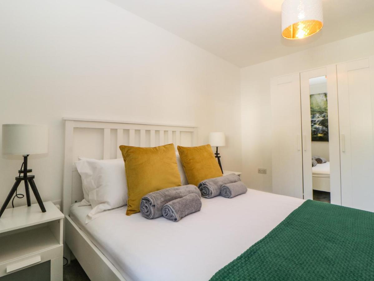 Iroko Villa Torpoint Luaran gambar