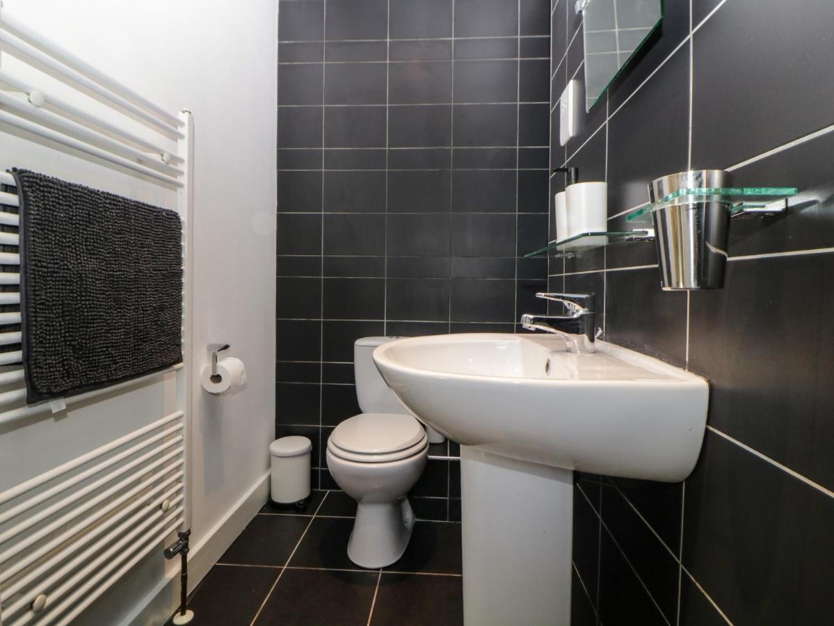 Iroko Villa Torpoint Luaran gambar