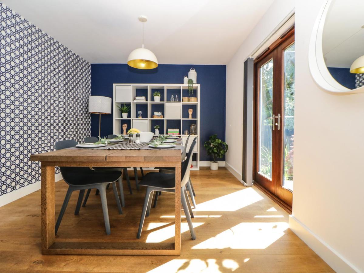 Iroko Villa Torpoint Luaran gambar