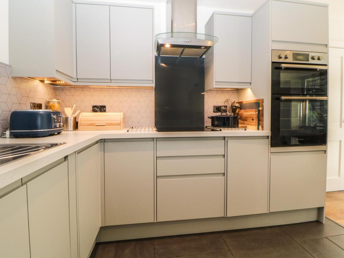 Iroko Villa Torpoint Luaran gambar